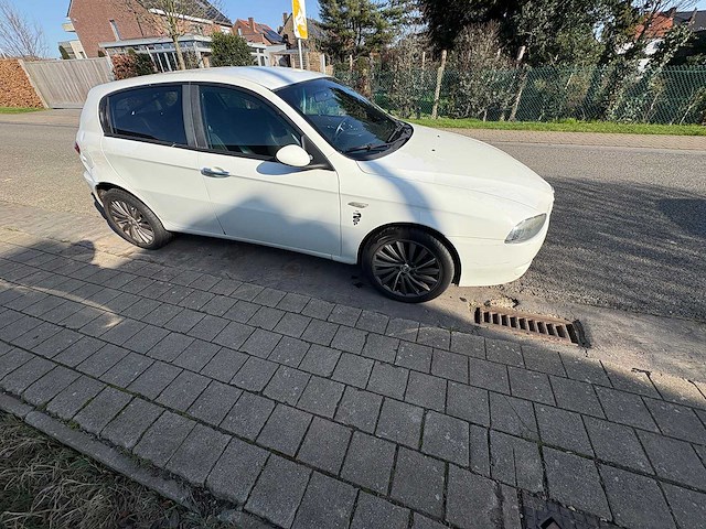 Alfa - 147 - jtd - car - 2009 - afbeelding 3 van  23