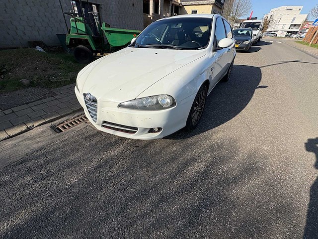 Alfa - 147 - jtd - car - 2009 - afbeelding 17 van  23