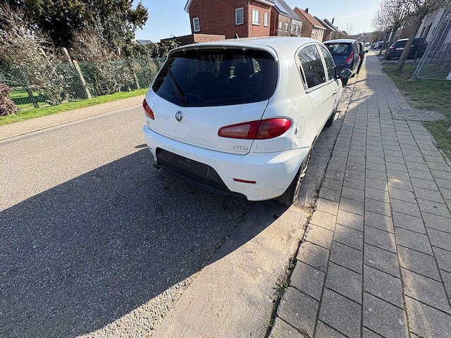 Alfa - 147 - jtd - car - 2009 - afbeelding 22 van  23