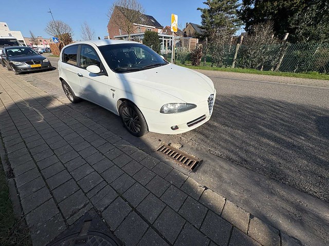 Alfa - 147 - jtd - car - 2009 - afbeelding 16 van  18