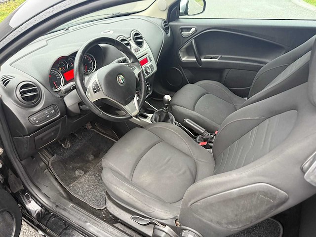Alfa romeo - 2012 - mito - personenauto - afbeelding 15 van  26