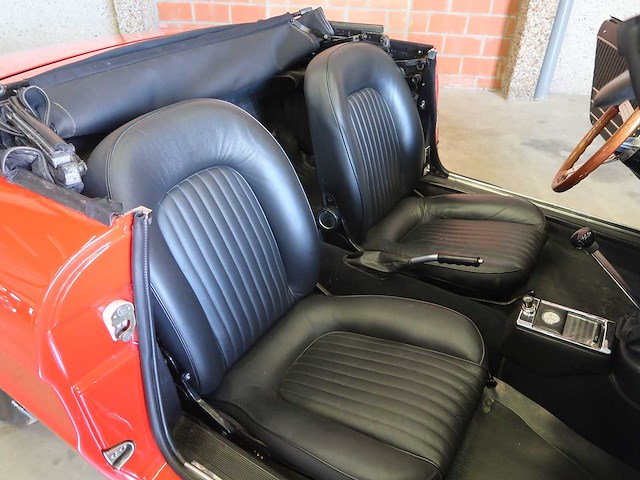 Alfa romeo - duetto - spider - classic cars >15 - afbeelding 4 van  8