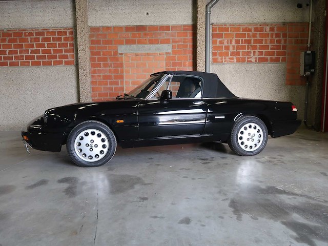 Alfa romeo - spider - classic cars >15 - afbeelding 1 van  67