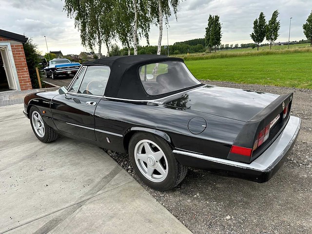 Alfa romeo - spider 1600 - oldtimer - afbeelding 3 van  34