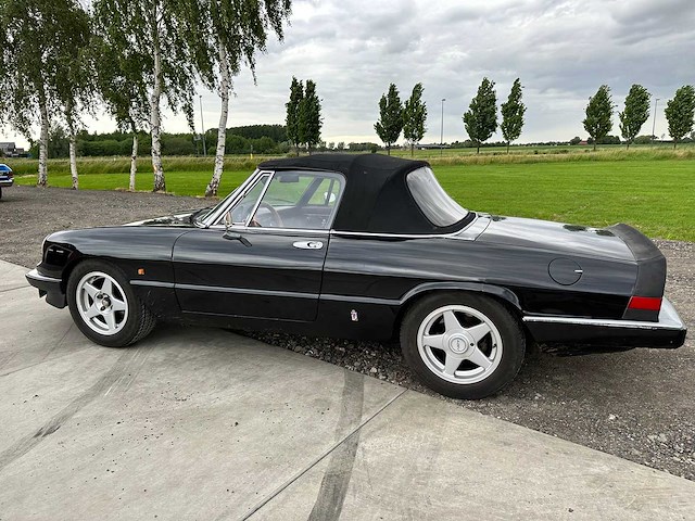 Alfa romeo - spider 1600 - oldtimer - afbeelding 4 van  34