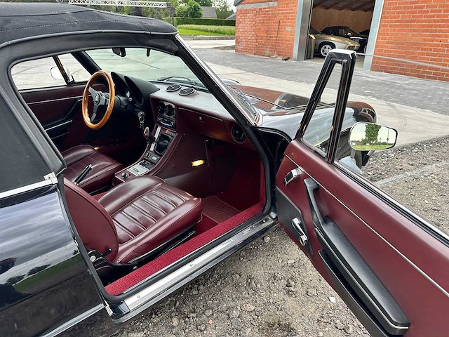 Alfa romeo - spider 1600 - oldtimer - afbeelding 20 van  34