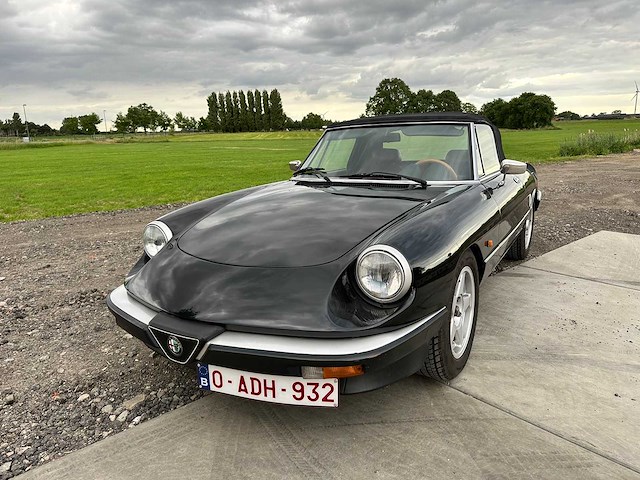 Alfa romeo - spider 1600 - oldtimer - afbeelding 12 van  34