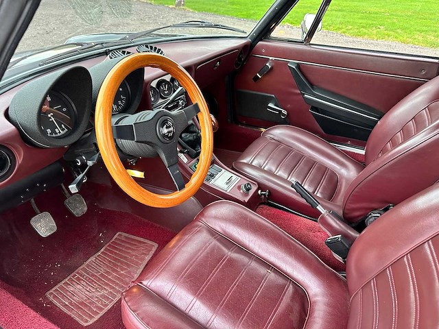 Alfa romeo - spider 1600 - oldtimer - afbeelding 24 van  34