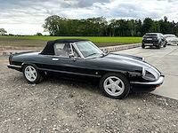 Alfa romeo - spider 1600 - oldtimer - afbeelding 30 van  34
