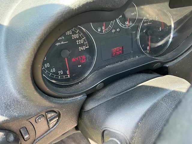 Alfa romeo 147 personenauto - afbeelding 3 van  12