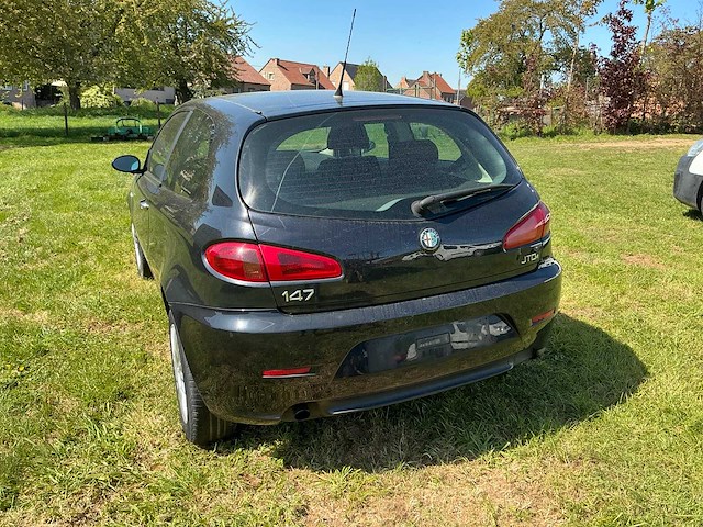 Alfa romeo 147 personenauto - afbeelding 8 van  10