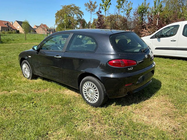 Alfa romeo 147 personenauto - afbeelding 9 van  10