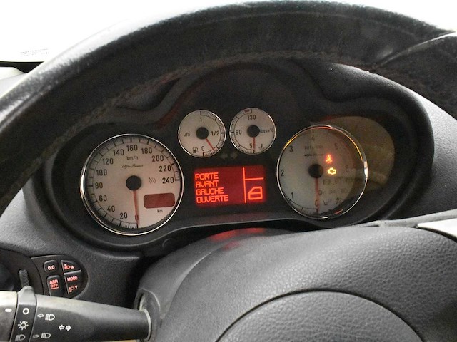 Alfa romeo 147 - afbeelding 2 van  31