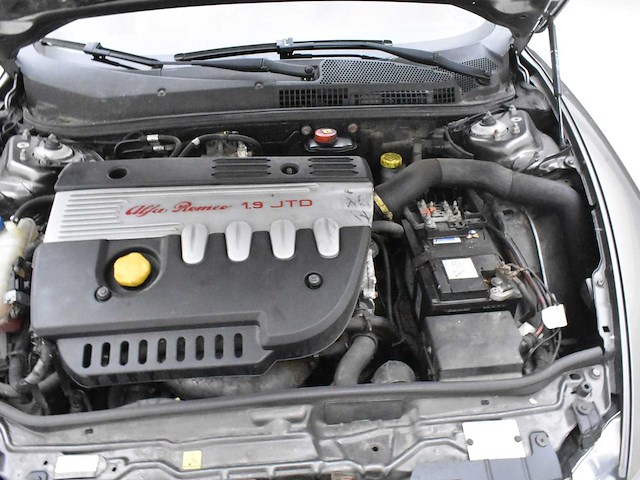 Alfa romeo 147 - afbeelding 12 van  31