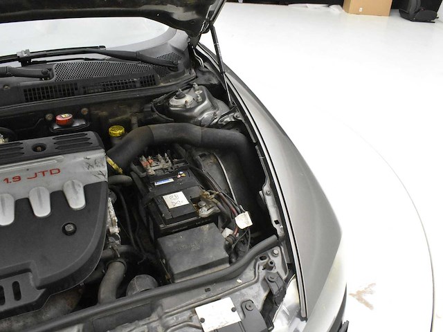 Alfa romeo 147 - afbeelding 14 van  31