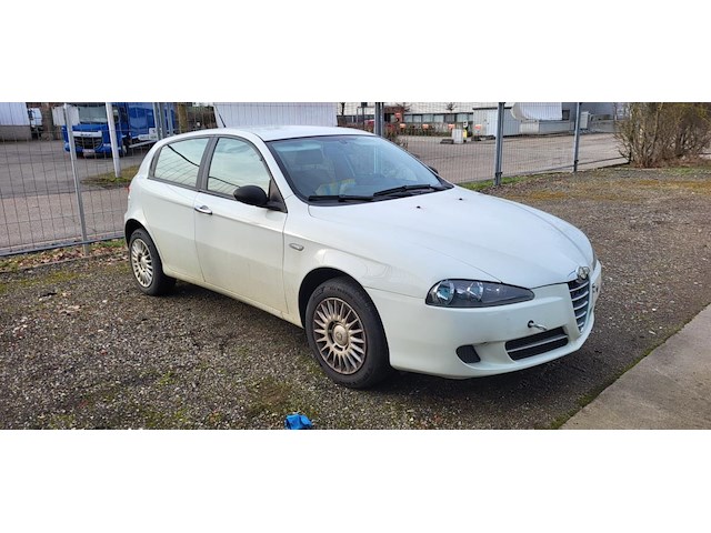 Alfa romeo 147 - afbeelding 2 van  19