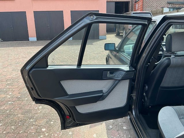 Alfa romeo 155 1.8 twin spark oldtimer 1992 - afbeelding 23 van  51