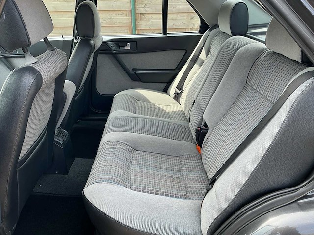 Alfa romeo 155 1.8 twin spark oldtimer 1992 - afbeelding 26 van  51