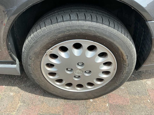 Alfa romeo 155 1.8 twin spark oldtimer 1992 - afbeelding 41 van  51