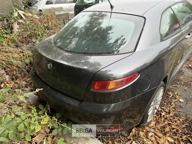 Alfa romeo, enkel voor vergunninghouders en erkende centra voor verschrotting - afbeelding 5 van  11