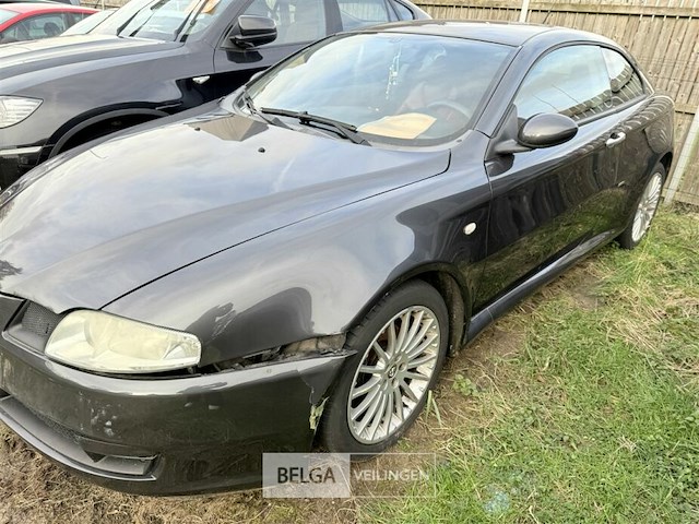 Alfa romeo, enkel voor vergunninghouders en erkende centra voor verschrotting - afbeelding 6 van  11