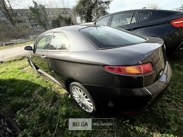 Alfa romeo, enkel voor vergunninghouders en erkende centra voor verschrotting - afbeelding 11 van  11