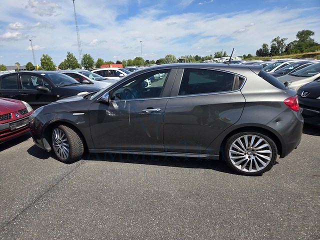 Alfa romeo giulietta 1.4 tb multiair exclusive tct 170 at, 2015 - afbeelding 39 van  41