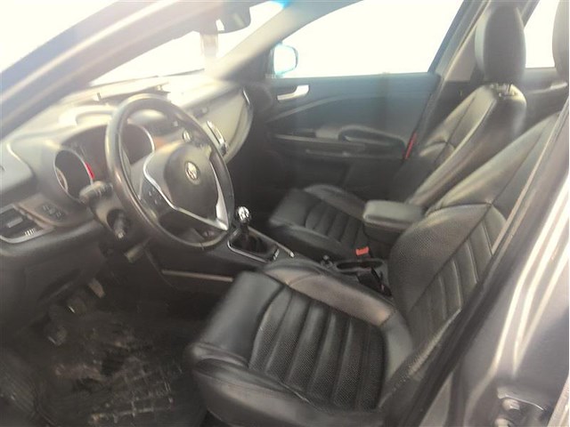 Alfa romeo giulietta 1.6 jtd, 2016 - afbeelding 2 van  12