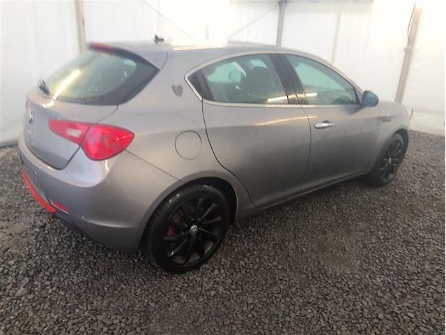 Alfa romeo giulietta 1.6 jtd, 2016 - afbeelding 8 van  12