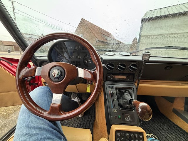 Alfa romeo spider, 1990 - afbeelding 12 van  46