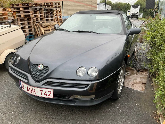 Alfa romeo spider oldtimer cabriolet - afbeelding 1 van  17