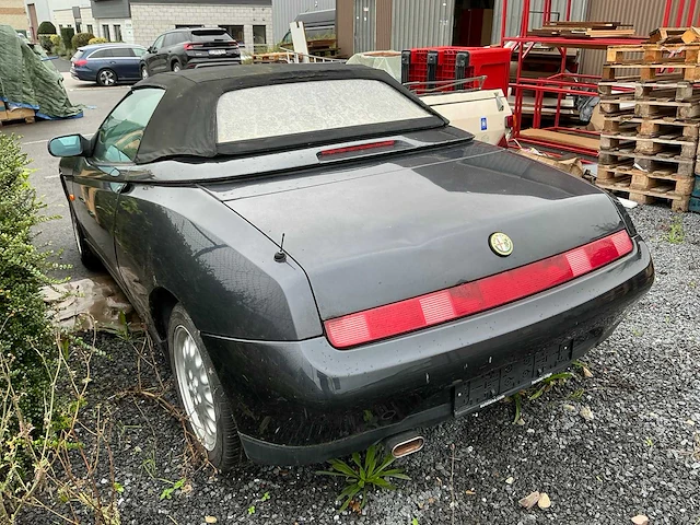 Alfa romeo spider oldtimer cabriolet - afbeelding 13 van  17