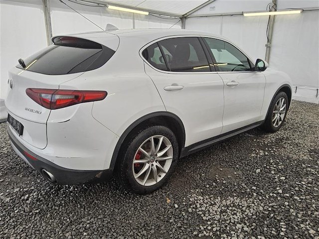 Alfa romeo stelvio 2.0 t awd, 2018 - afbeelding 8 van  13