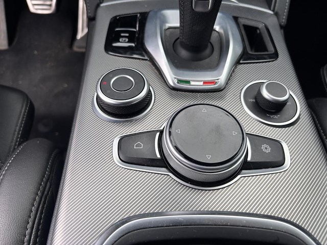 Alfa romeo stelvio, 2022 - afbeelding 9 van  36