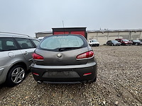 Alfa romeo - afbeelding 9 van  12