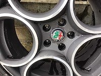 Alfa stelvio rim (4x) - afbeelding 9 van  9