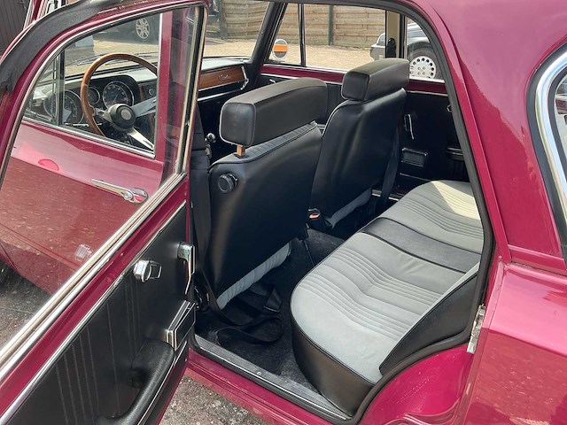 Alfo romeo nuova super 1300 oldtimer 1975 - afbeelding 19 van  40