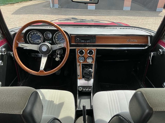 Alfo romeo nuova super 1300 oldtimer 1975 - afbeelding 21 van  40