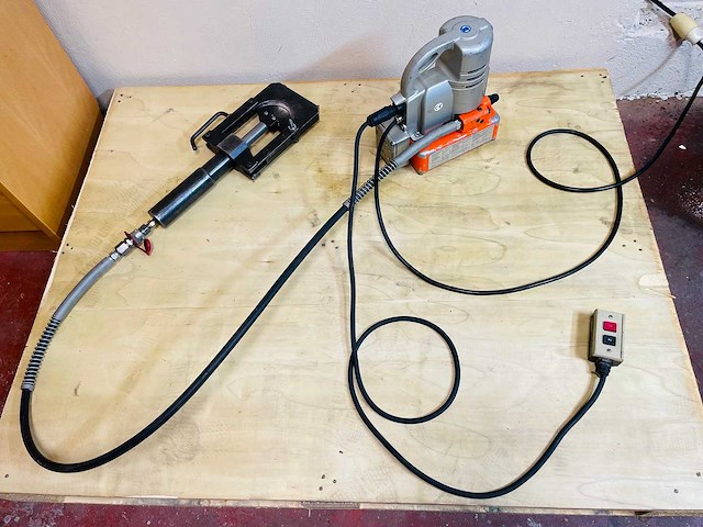 Alfra - 120 - pons- en knipmachine - afbeelding 1 van  6
