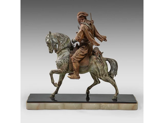 Alfred barye (1839-1882), arab hunter on horseback, various patinated spelter on an onyx base the sculpture: 56 x 46 cm. (22.05 x 18.10 in.), with base: 62 x 72 cm. (24.41 x 28.35 in.) - afbeelding 5 van  8
