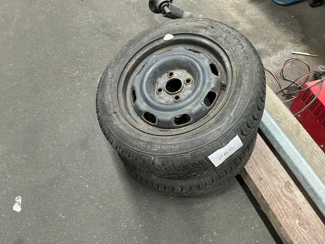 Alko as met 2 banden op velg - afbeelding 2 van  5