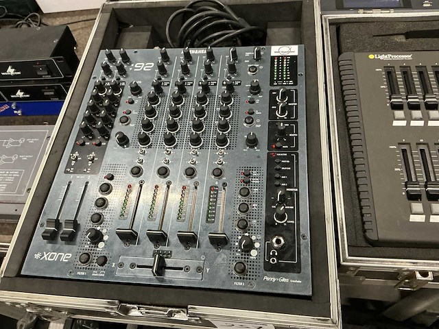 Allan&heath xone 92 mixer - afbeelding 2 van  3