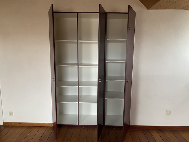 Alle kasten zolder - afbeelding 1 van  6