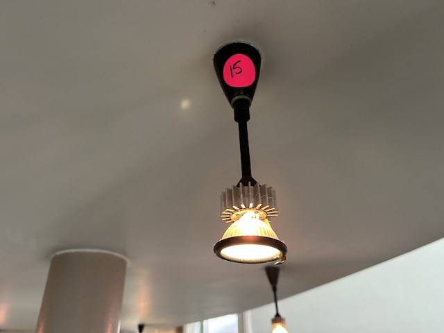 Alle spotjes boven de bar (9st) - afbeelding 1 van  6