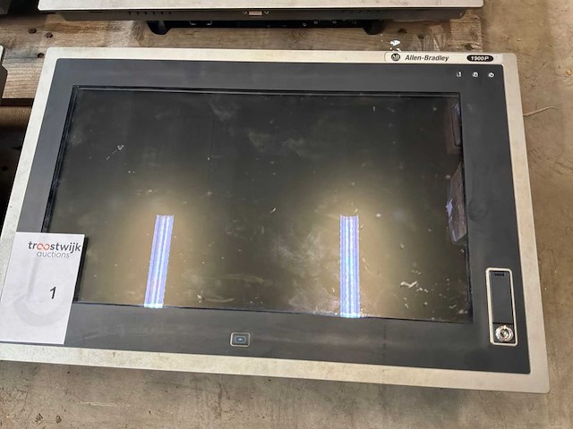 Allen-bradley 1900p industriële computer met robuust touch display (4x) - afbeelding 2 van  6