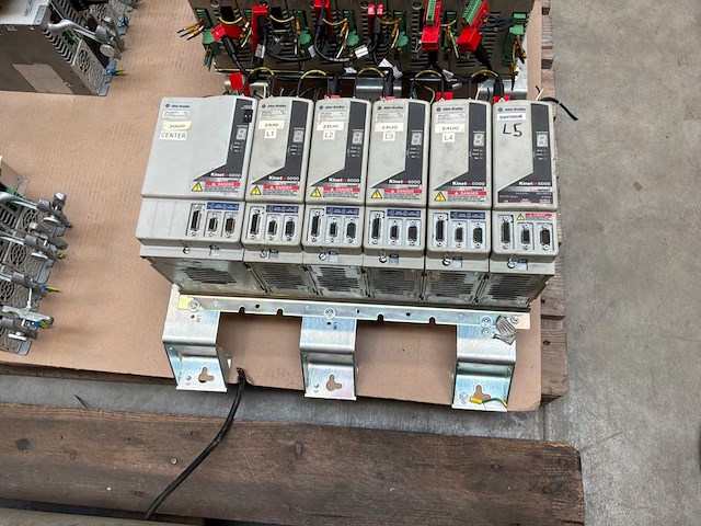 Allen-bradley kinetix 6000 servoaandrijfsysteem - afbeelding 1 van  6