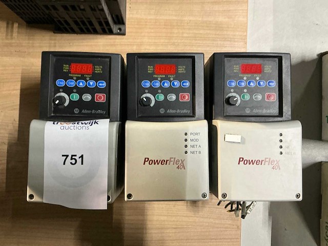 Allen bradley powerflex frequentieregelaar (3x) - afbeelding 2 van  4