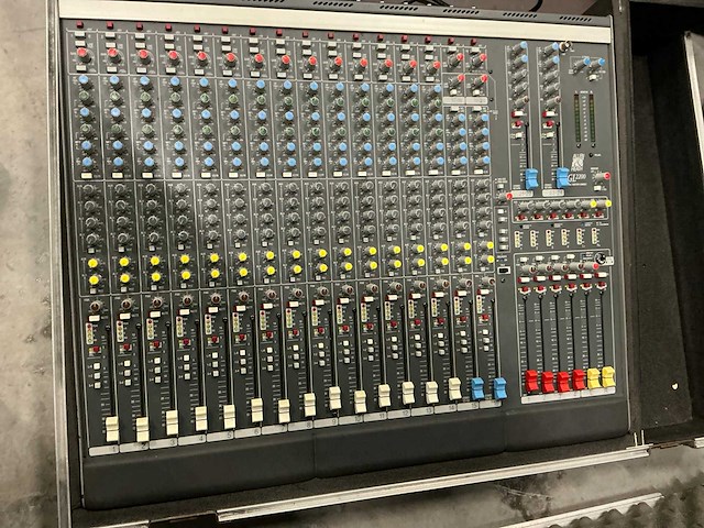 Allen&heath gl2200 analoge mengtafel - afbeelding 3 van  4