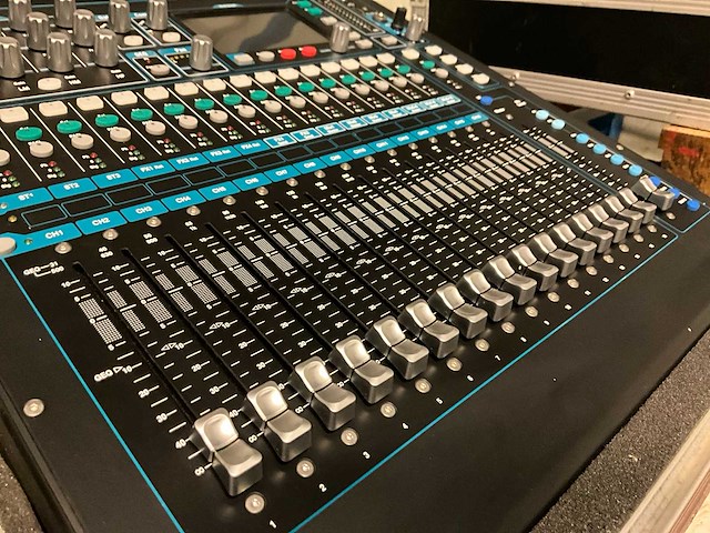 Allen&heath qu16 digital mixer - afbeelding 5 van  7