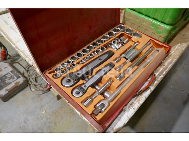 Allerhande divers werkgereedschap - afbeelding 2 van  10